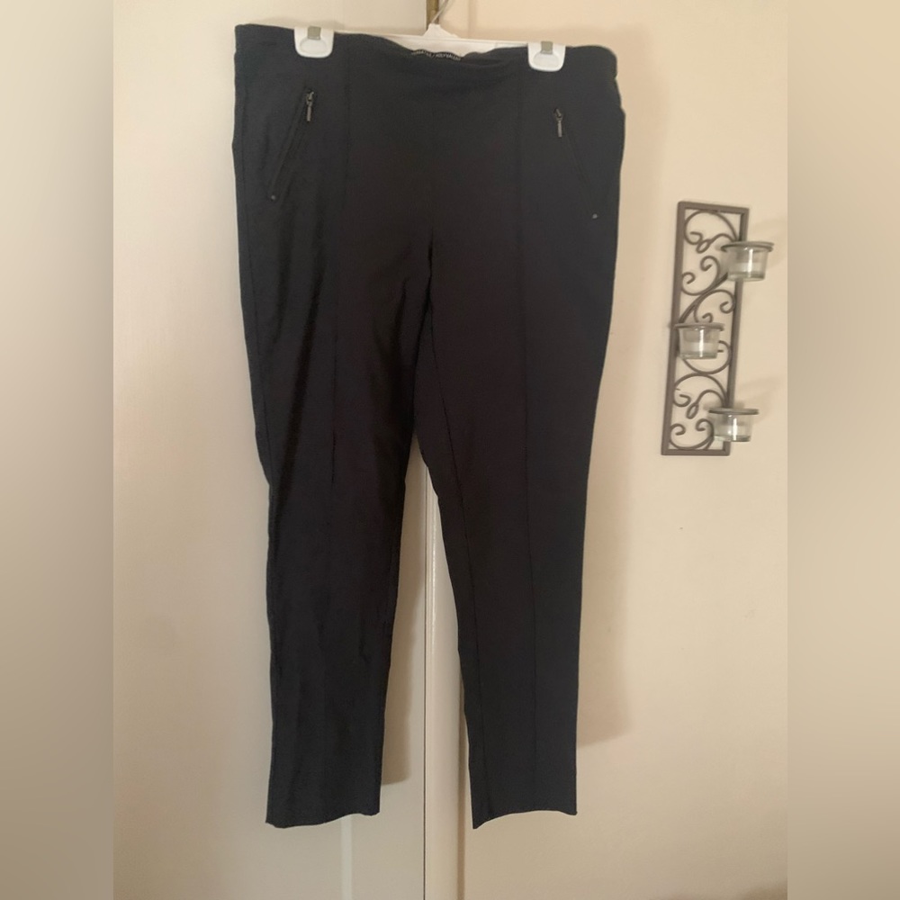 Michel Studio size16 dark gray capri leggings